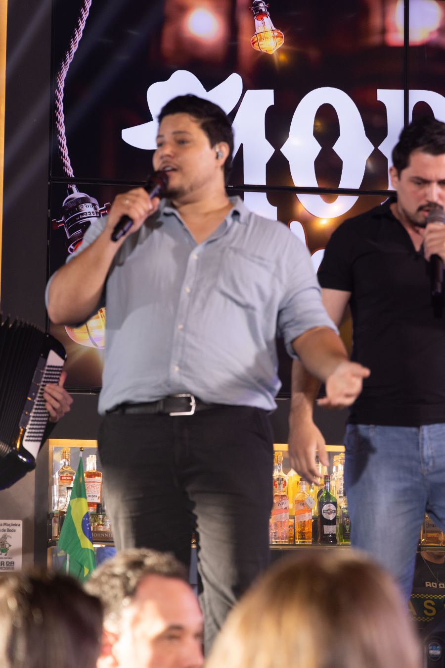 Zé Vitor e Marcelo em momento ao vivo